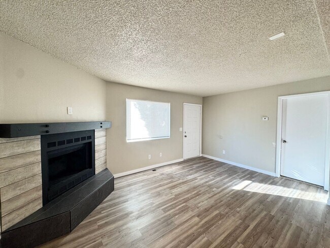 Building Photo - 2 Bedrooms with Private Bathrooms | Walk-In Closets | Laundry Hookups