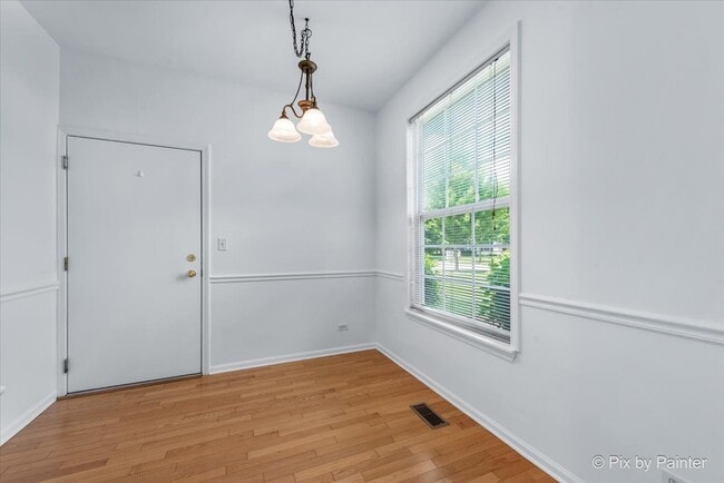 Building Photo - 820 Crossing Way