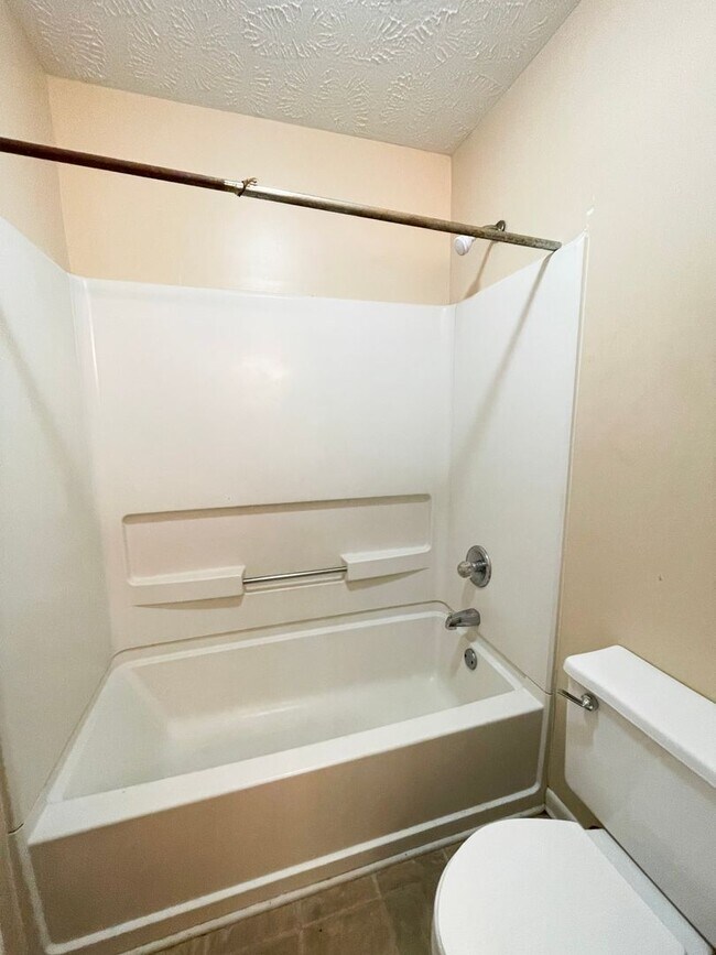 Building Photo - 2 Bedroom 2 Bathroom Condo