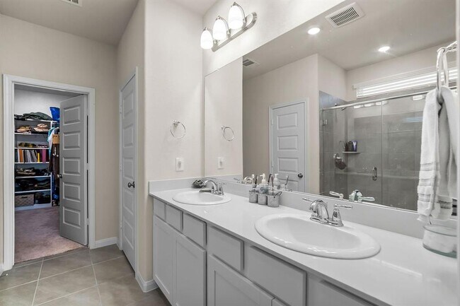 Building Photo - 7091 Silverleaf Oak St