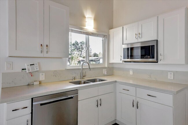 Building Photo - MID-CENTURY MODERN ON WILLOW GLEN BORDER -  SPACIOUS LOT