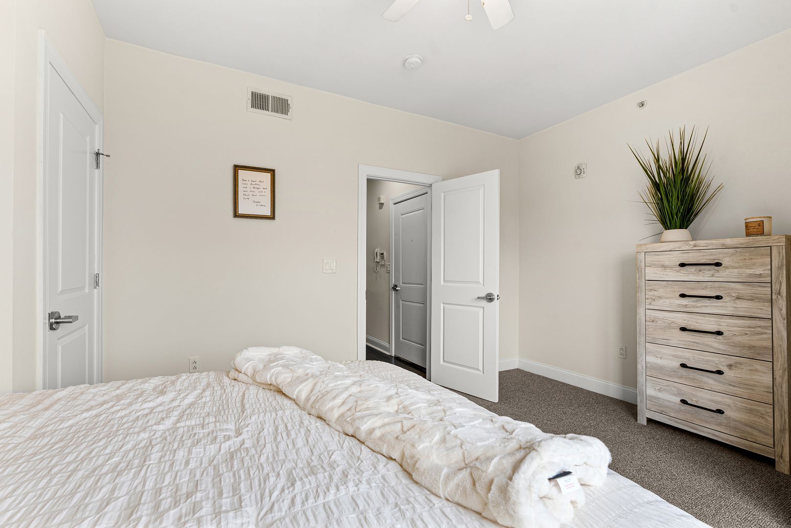 Building Photo - 1814 N 16th St