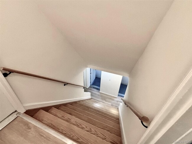 Building Photo - 28 Davis St