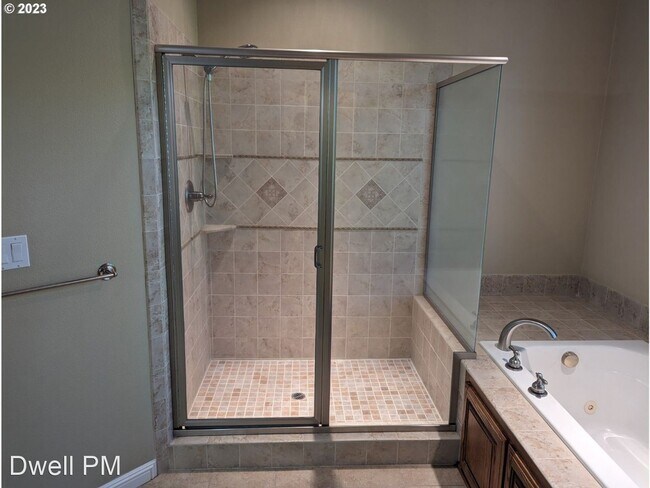 Building Photo - 4 br, 3 bath House - 5640 SW Stott Ave