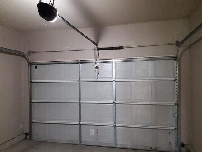 Building Photo - 14546 Bergenia Dr