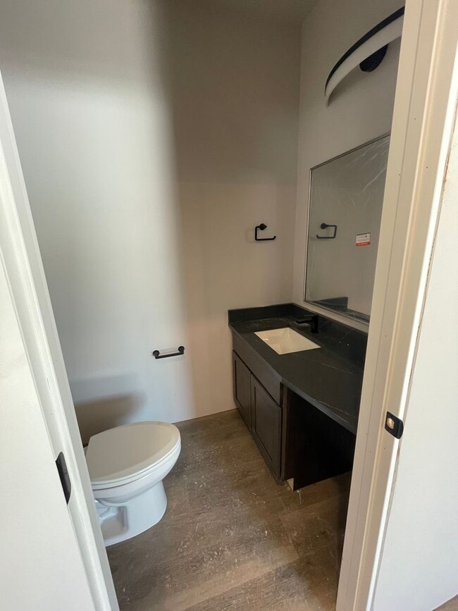 Building Photo - 7404 N Paw St