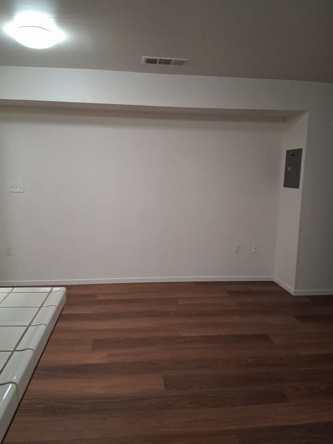 Building Photo - Great Condo for Rent!