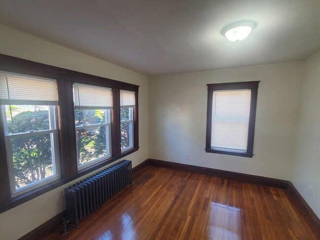 Building Photo - 30 Boutwell St