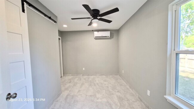 Building Photo - 23054 Banquo Dr