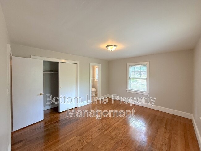 Building Photo - 4424 Hovis Rd