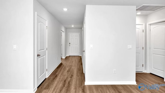 Building Photo - 153 Ozy Dr