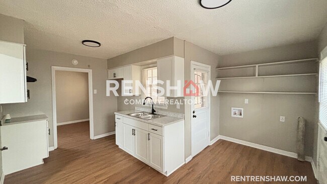 Building Photo - 4807 Macon Rd