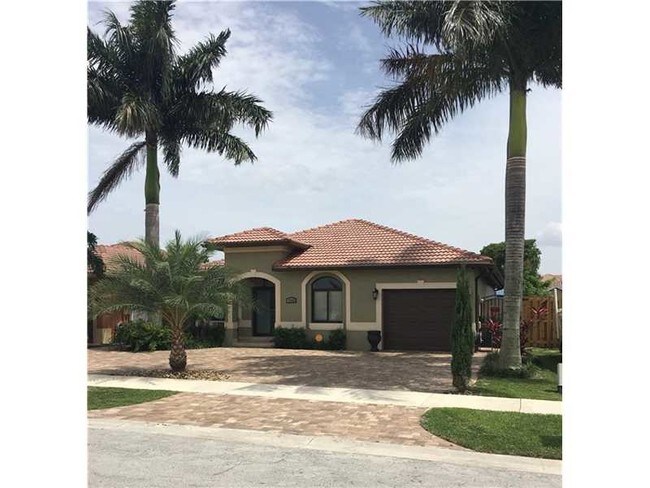 Primary Photo - 7748 NW 200th Ln