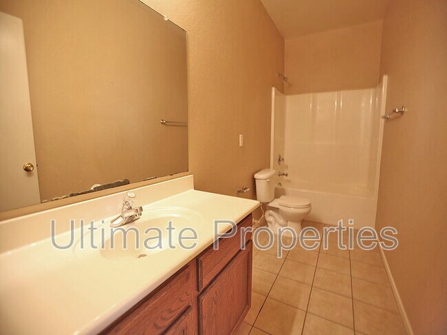 Building Photo - 4919 S 245th Dr