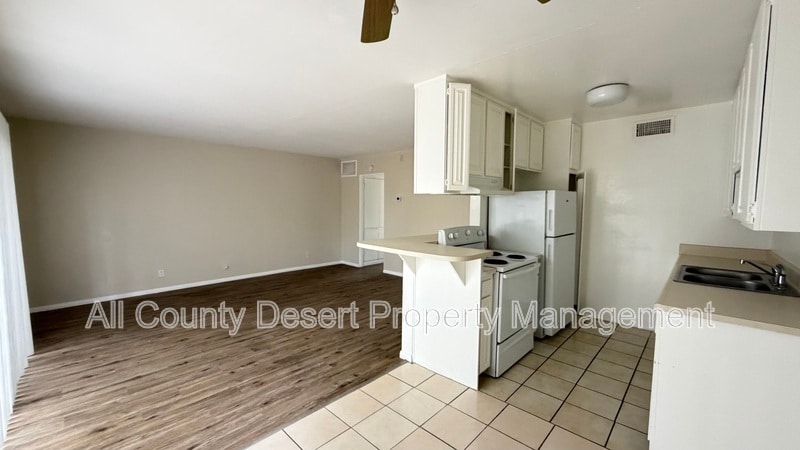 Building Photo - 550 El Cielo Rd