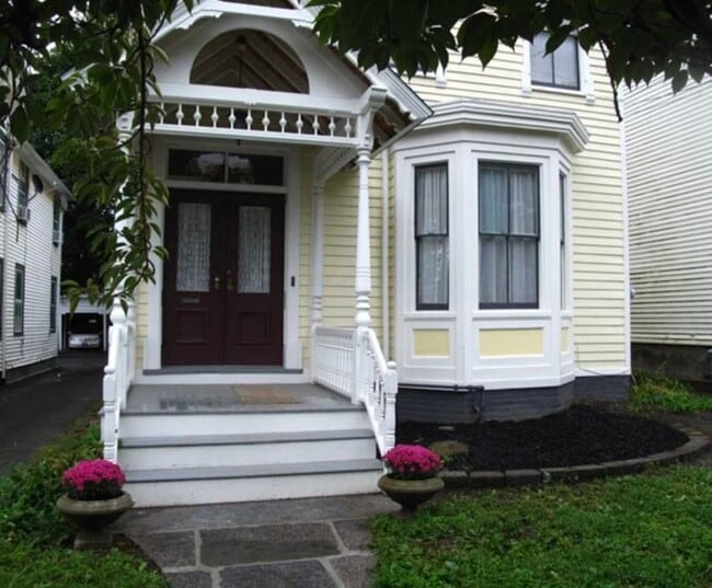 Building Photo - 51 S Clinton St