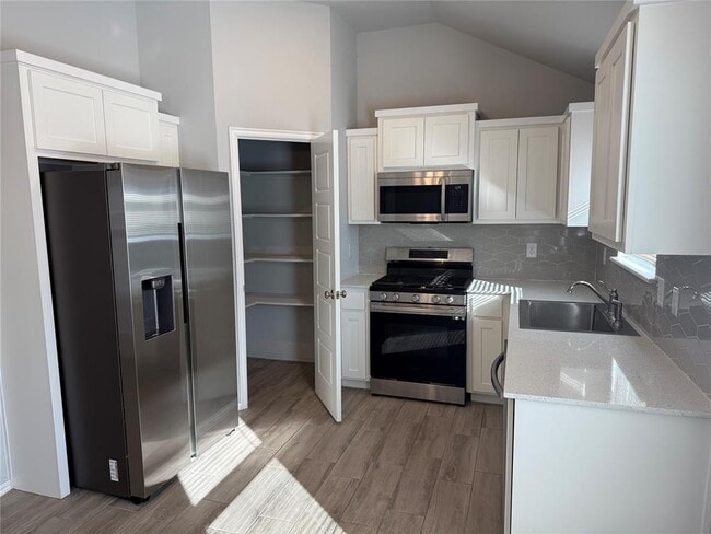 Building Photo - 3724 Apple Villas Cir