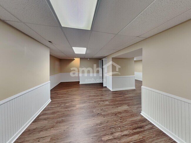 Building Photo - 1777 Woodstock Dr