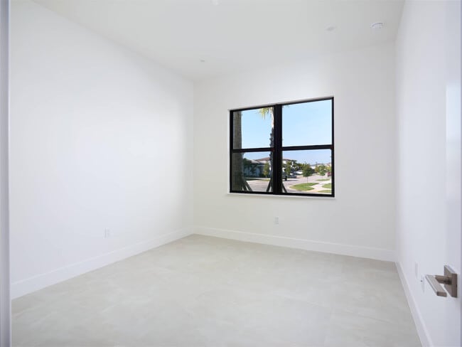 Building Photo - 12553 Solana Bay Cir
