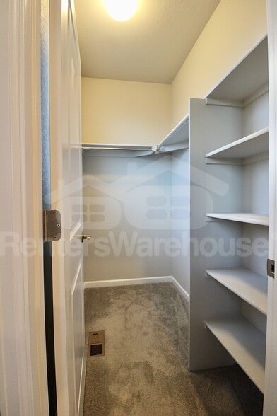 Building Photo - 8966 E Caley Way
