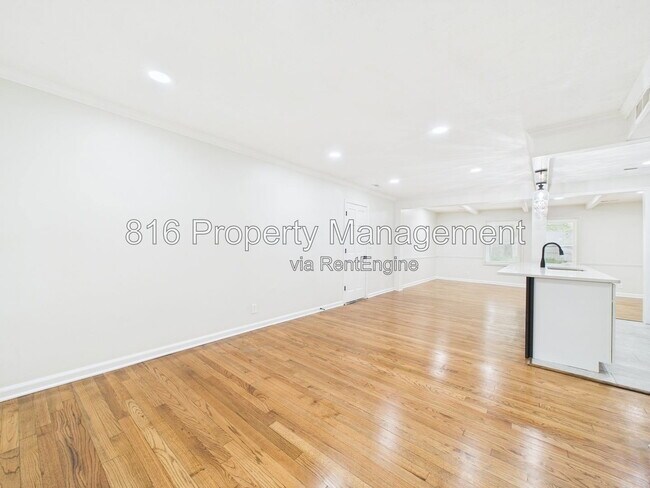 Building Photo - 6420 W 81st Terrace