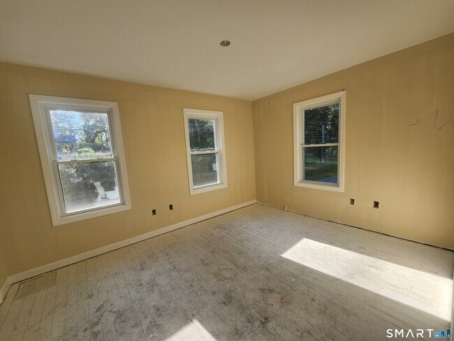 Building Photo - 60 Willington Ave