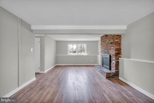 Building Photo - 301 County House Rd