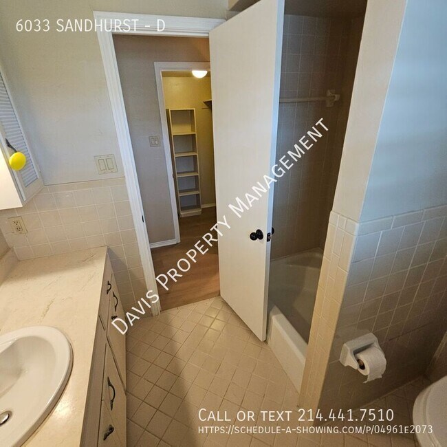 Building Photo - 6033 SANDHURST-D