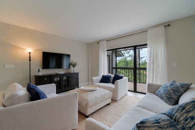 Building Photo - 11355 Pond View Dr