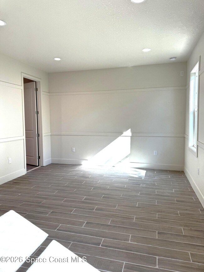 Building Photo - 2821 Edington Dr