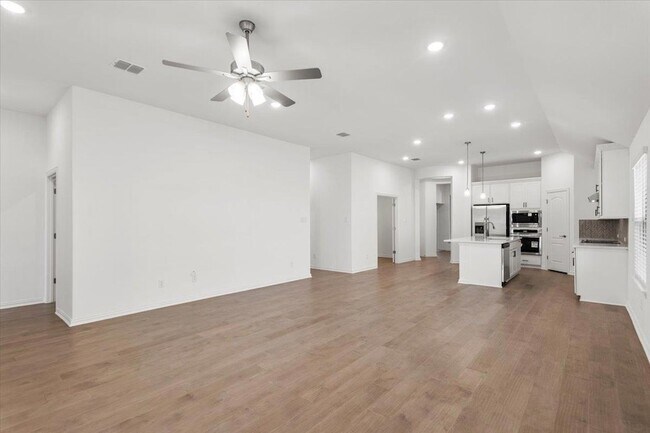 Building Photo - 1429 Cole Ests Dr