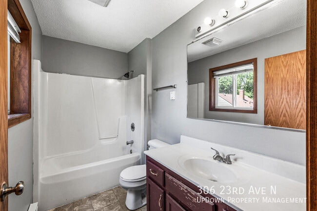 Building Photo - 306 N 23rd Ave