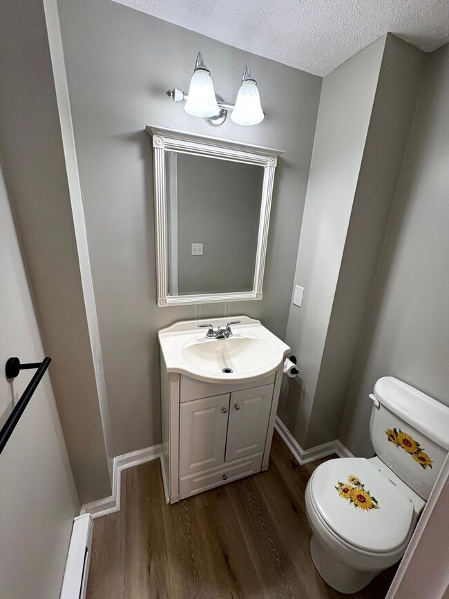 Building Photo - Cute 2 Bedroom / 1.5 Bath home in Penn Tra...