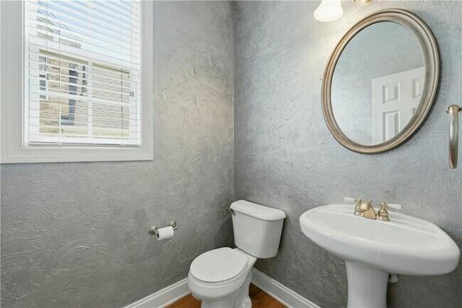 Building Photo - 3032 Mockingbird Ln