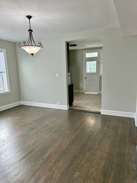 Dinning Room - 2501 Grove St