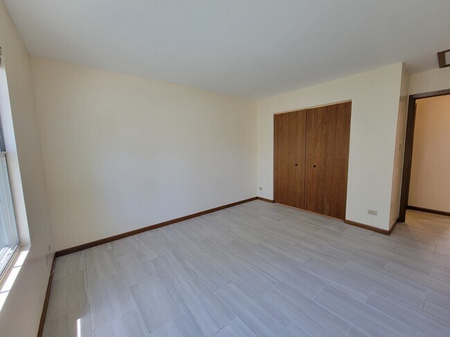 Building Photo - 1820 77th St