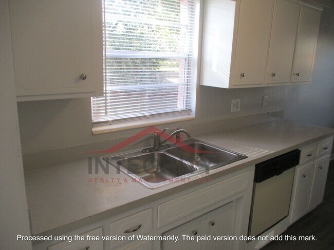 Building Photo - 3 Bed/ 2 Bath in Orange Park, FL