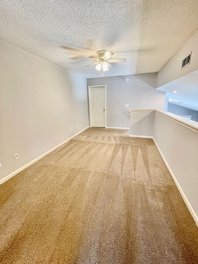 Building Photo - 95116 Village Dr