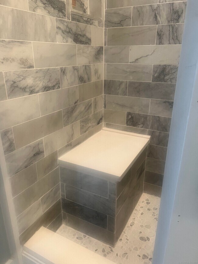 Building Photo - 157 Kings Hwy