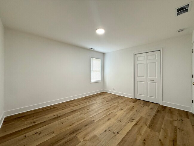 Building Photo - 14916 Langley Ave