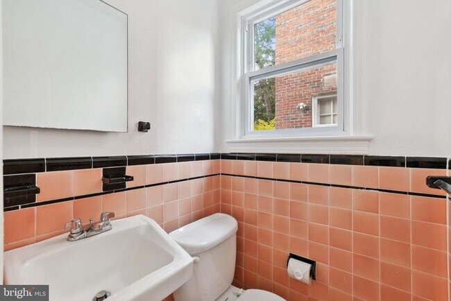 Building Photo - 5008 44th St NW