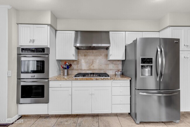 Building Photo - 4953 Lakeridge Terrace W