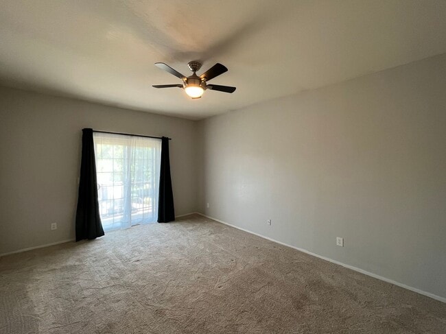 Building Photo - 2 Bedroom Townhome in the Stone Gate Commu...