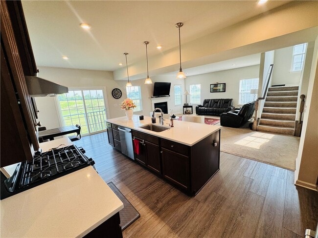 Building Photo - 6016 Ivory Dr