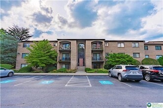 Building Photo - 4501 N Hedgerow Dr