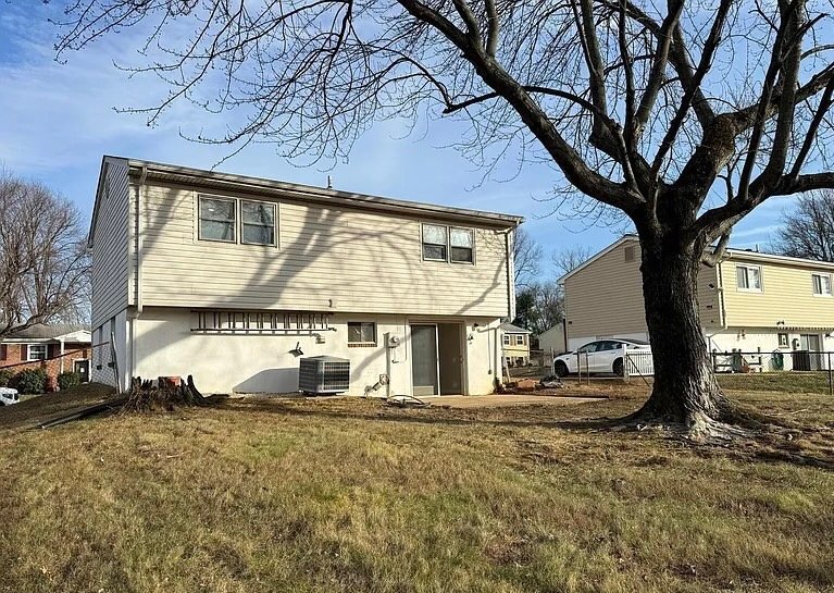 Building Photo - 13860 Langstone Dr