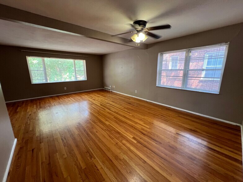 Building Photo - 1104 Ralph Ter