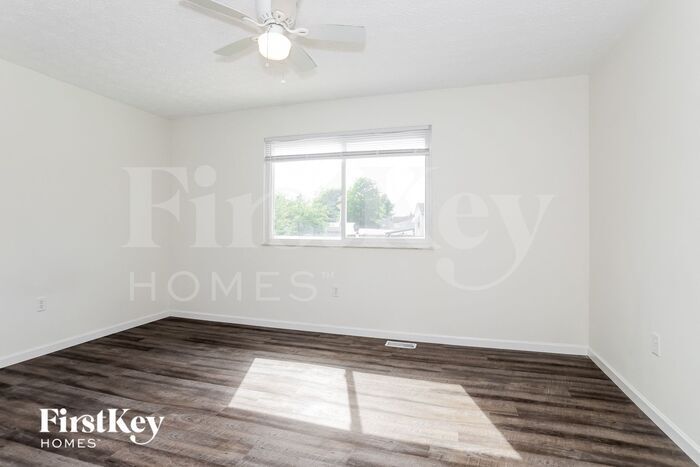 Building Photo - 1605 Rock Creek Dr