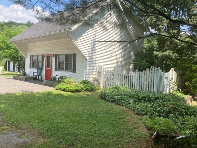 Private Patio - 320 Valley Rd