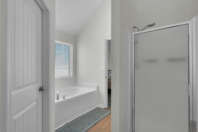 Building Photo - Centrally Located Ranch Home in Richmond Hill